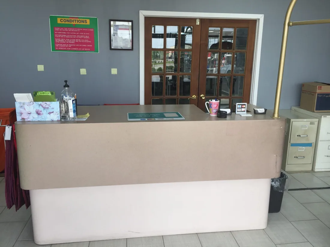 Order intake and tagging station at the front counter